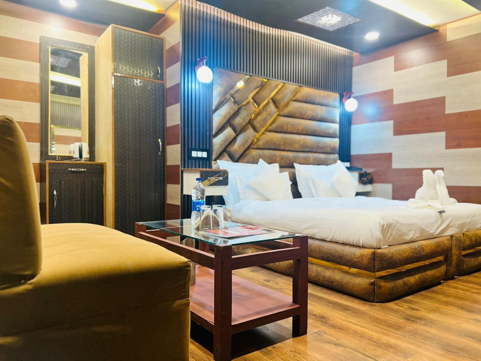 Pine View Resort Gulmarg Exteriér fotografie