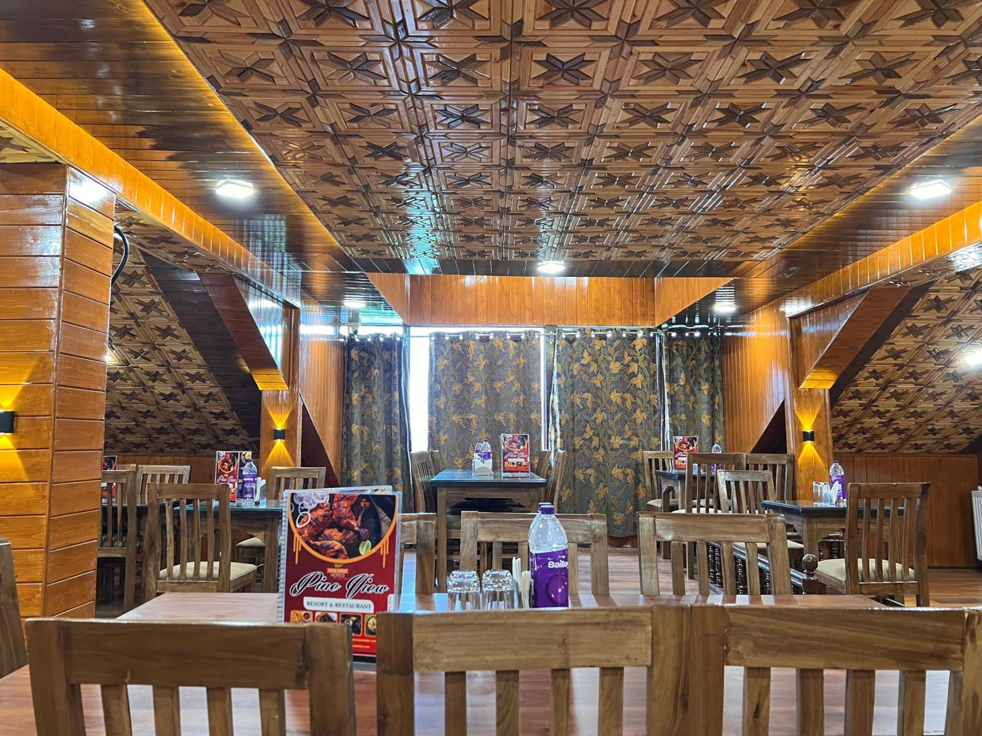 Pine View Resort Gulmarg Exteriér fotografie