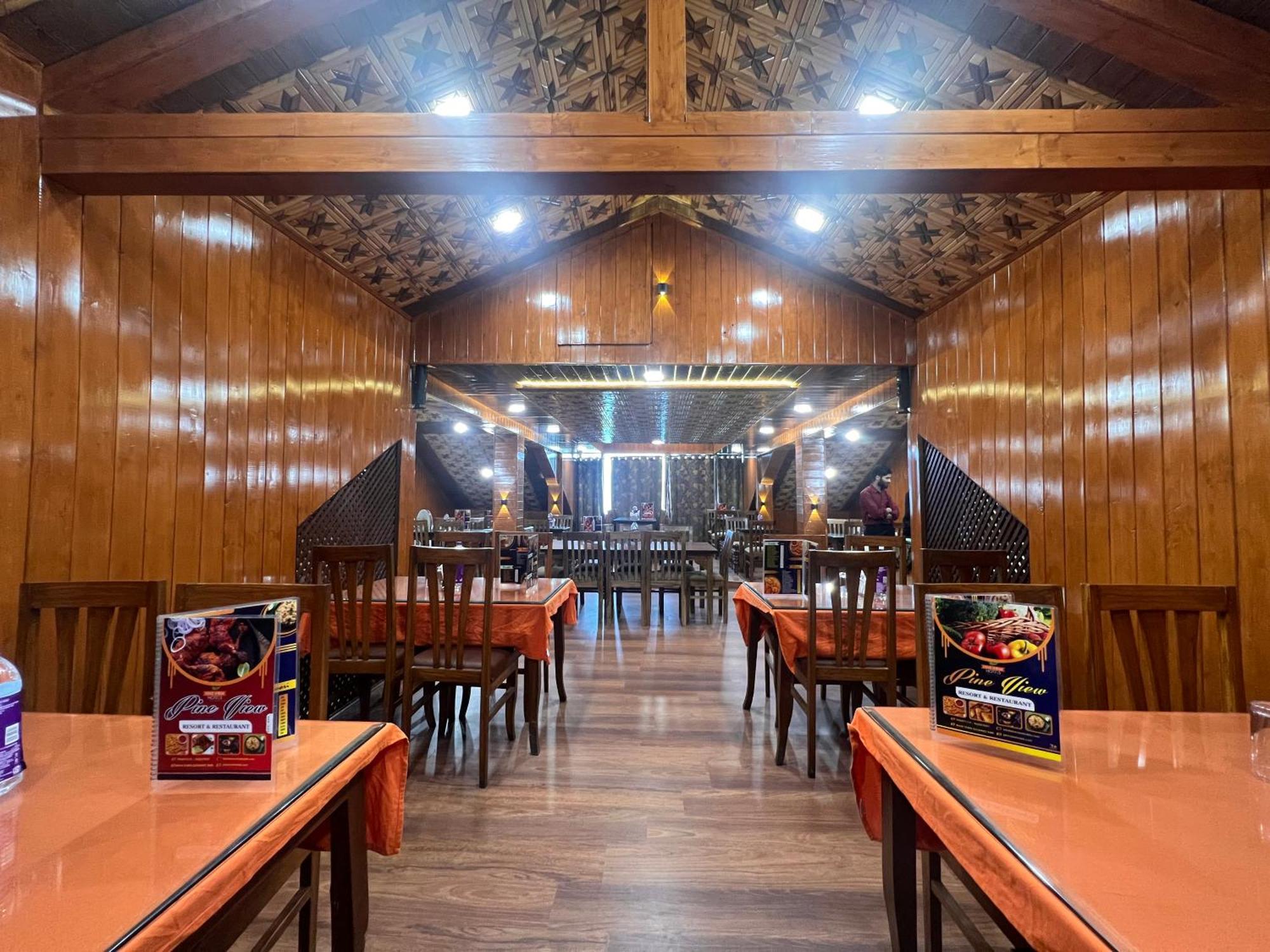Pine View Resort Gulmarg Exteriér fotografie